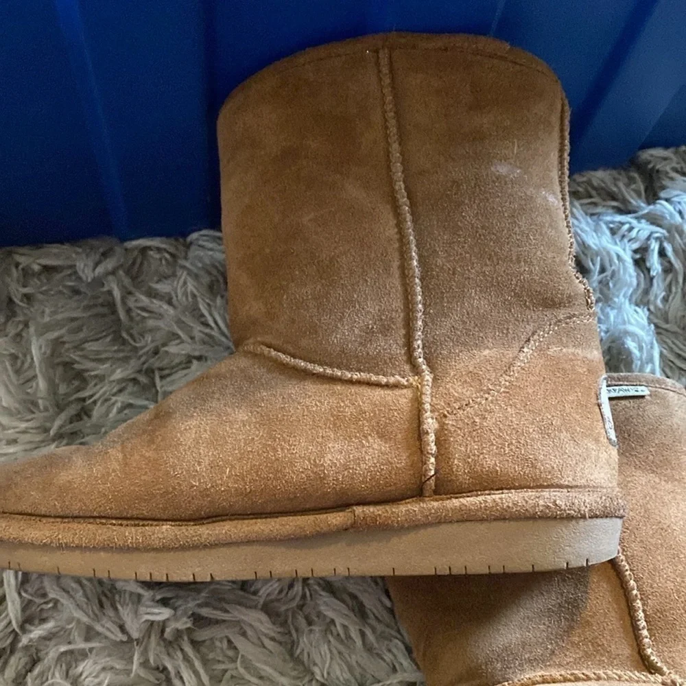 Bearpaw Emma short cozy warm boots size 8